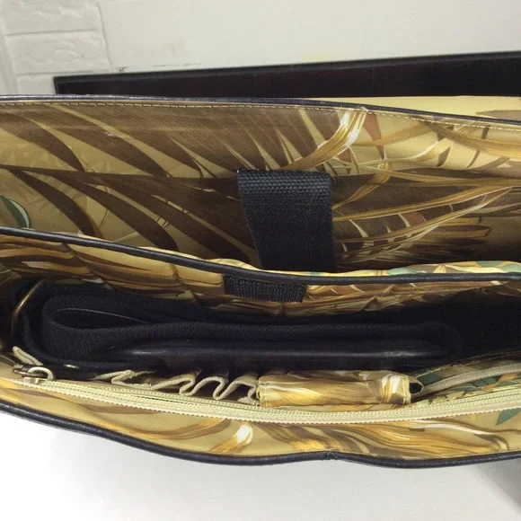 Tommy Bahama Genuine Leather Messenger Computer Briefcase Bag